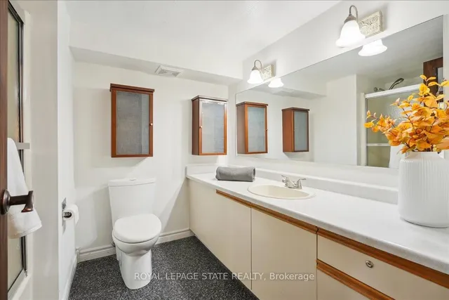 Additional image 34 of 50 Main St Unit 313