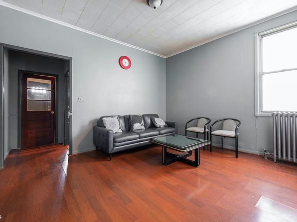 1821 26th Rd, Astoria, NY 11102