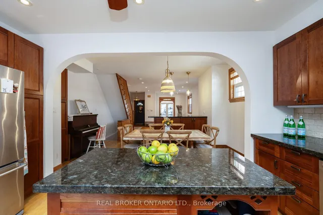 Additional image 10 of 241 Bartlett Ave