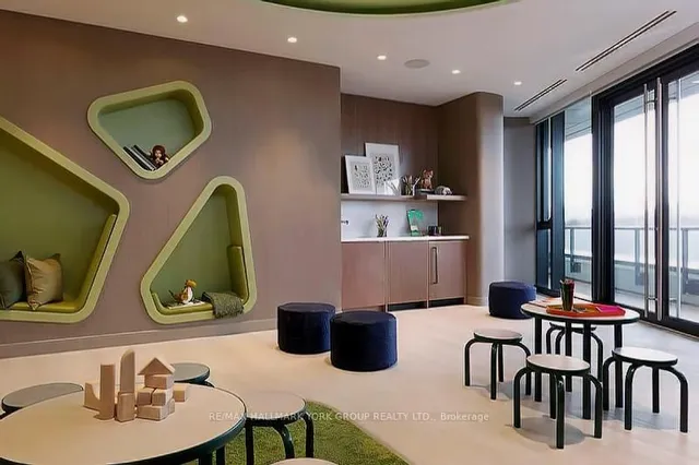 Additional image 30 of 585 Bloor St Unit 2017