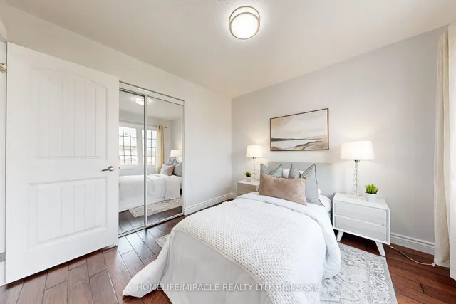 Additional image 27 of 949 Zelinsky Cres