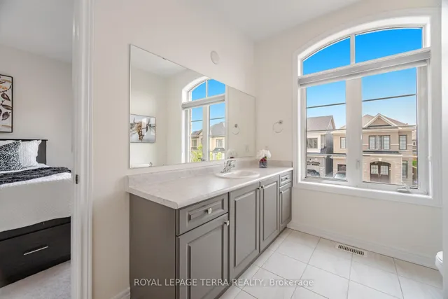 Additional image 30 of 47 Cobriza Cres