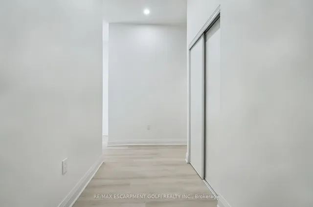 Additional image 10 of 1936 RYMAL Rd Unit 105