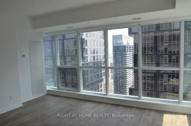 Additional image 9 of 327 King St Unit 4303