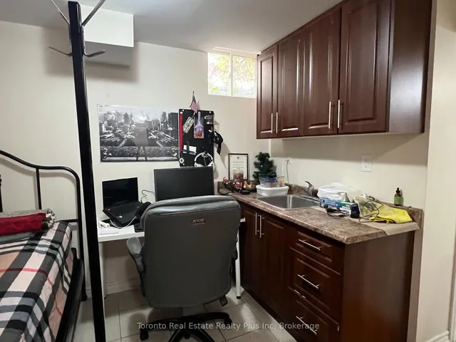 Additional image 11 of 719 Hutchinson Ave