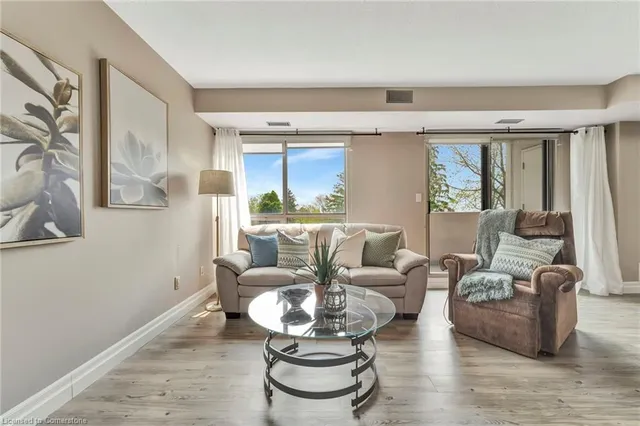 Additional image 10 of 3267 King St Unit 404