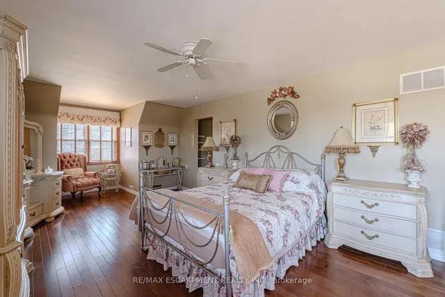 Additional image 27 of 136 Country Club Dr