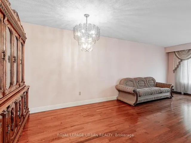 Additional image 10 of 122 Hildenboro Sq