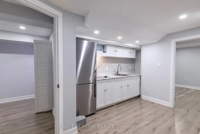 Additional image 29 of 113 Alford Cres Unit 7