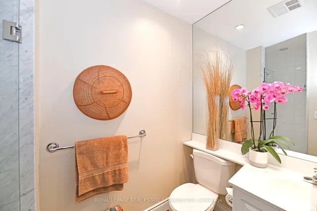 Additional image 29 of 1 Deer Park Cres Unit 905