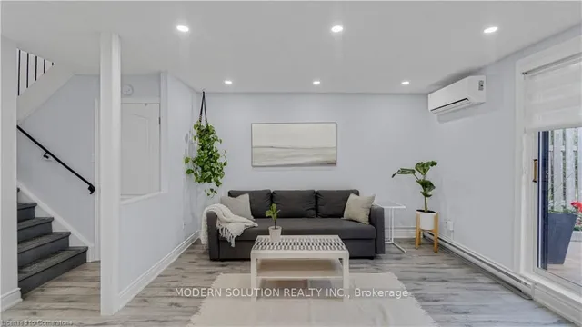 Additional image 11 of 1016 Falgarwood Dr Unit 42