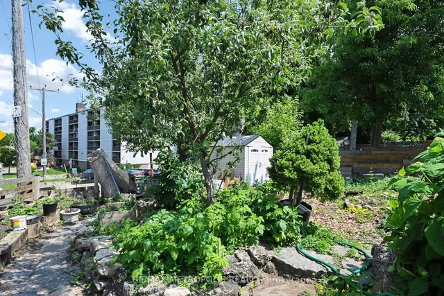 Additional image 49 of 982 Cosburn Ave