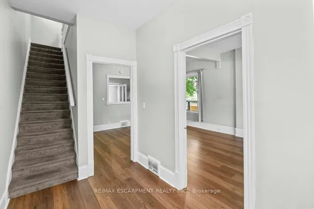 Additional image 7 of 69 Lorne Ave