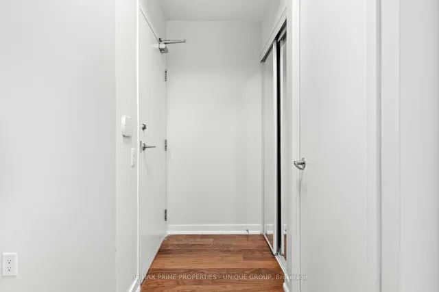 Additional image 2 of 29 Singer Crt Unit 2207