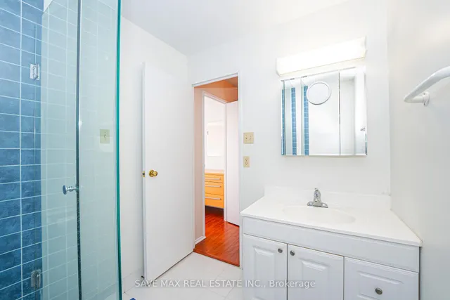 Additional image 20 of 3650 Kaneff Cres Unit Ph02