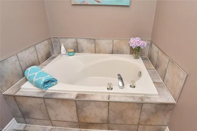 Additional image 36 of 210 Claudette Gate