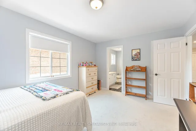 Additional image 28 of 74 Robarts Dr