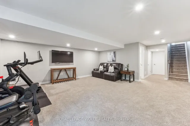 Additional image 35 of 946 Robert Ferrie Dr