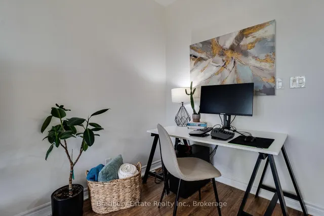 Additional image 10 of 262 Dundas St Unit 105