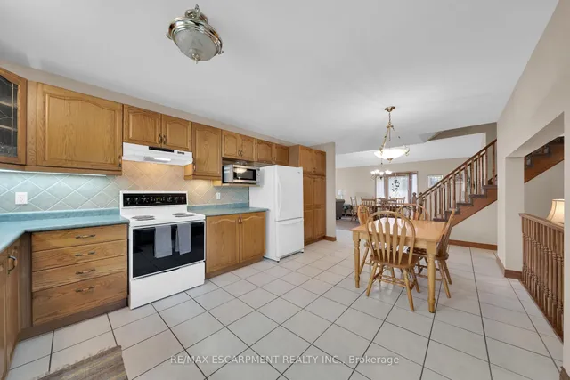 Additional image 14 of 212 Alderlea Ave