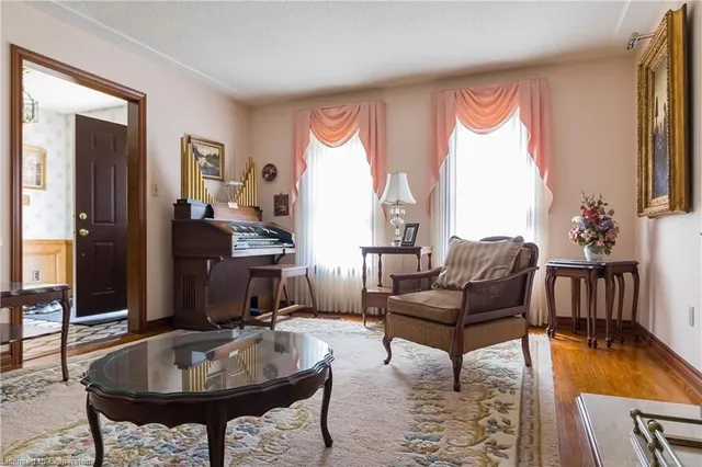 Additional image 10 of 637 Hiawatha Blvd