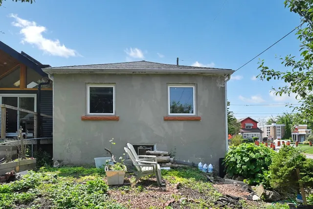 Additional image 46 of 982 Cosburn Ave