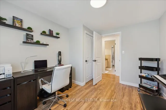 Additional image 25 of 76 Lower Canada Cres