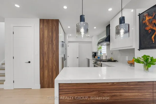 Additional image 10 of 14 Dorine Cres