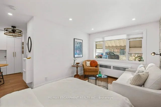 Additional image 7 of 137 Emerald St Unit 5