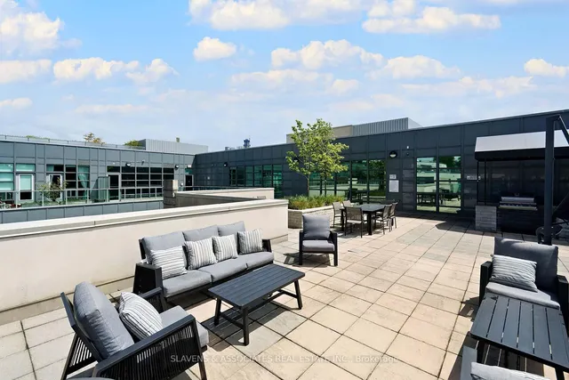 Additional image 35 of 380 Macpherson Ave Unit 408