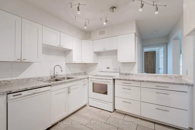 Additional image 16 of 5280 Lakeshore Rd Unit 205