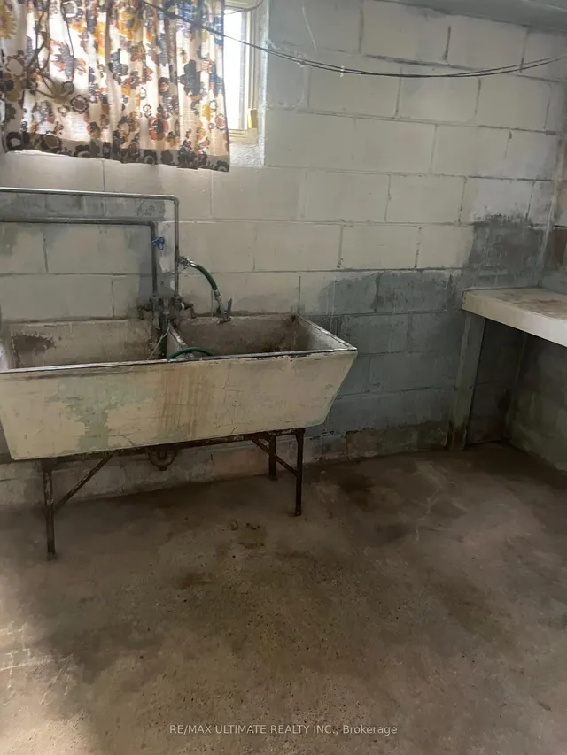 Additional image 6 of 11 Flamingo Cres