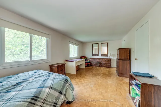 Additional image 18 of 455 Canterbury Cres