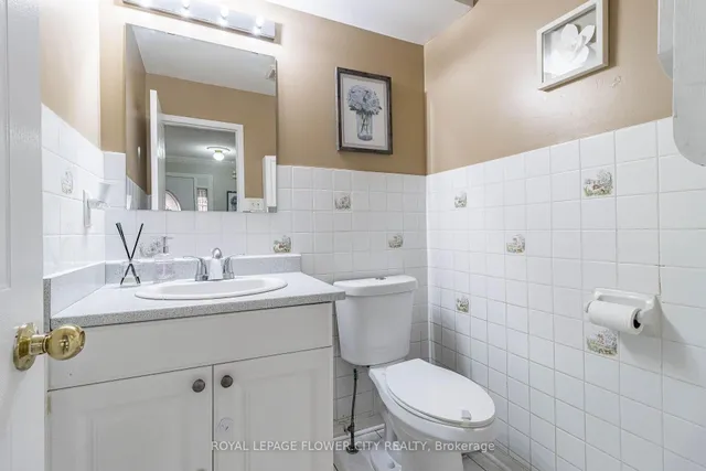 Additional image 24 of 51 Blue Whale Blvd