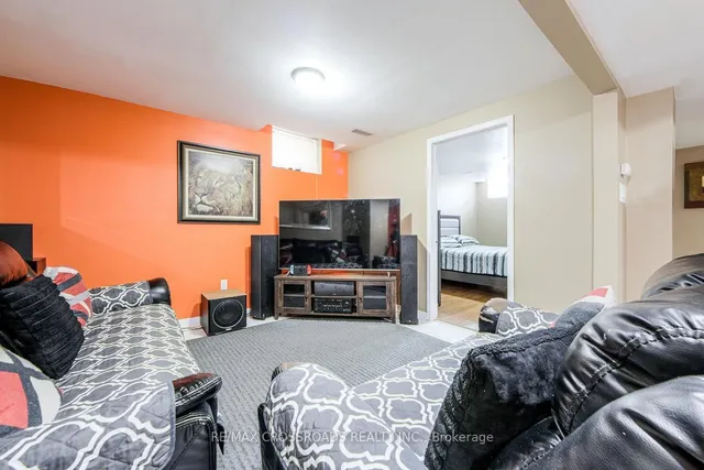 Additional image 36 of 34 Narrow Valley Cres