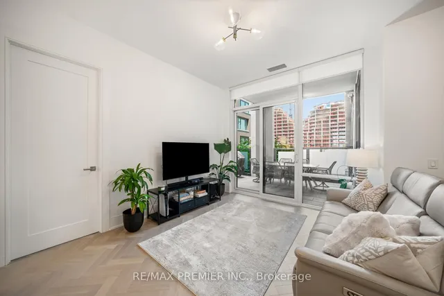 Additional image 17 of 455 Wellington St Unit 301