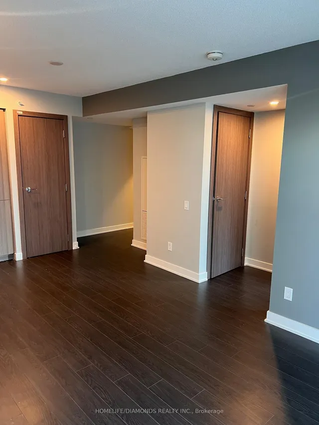 Additional image 15 of 19 BATHURST St Unit 816