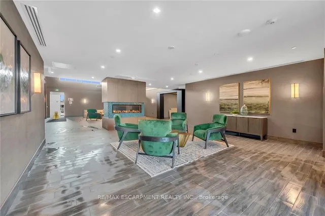 Additional image 11 of 460 Dundas St Unit 331