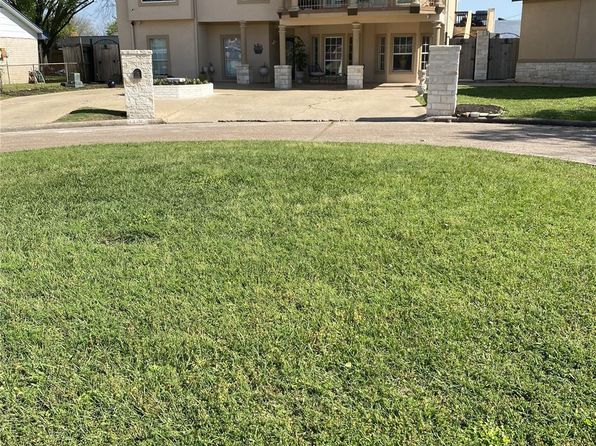 1319 Cherry Spring Dr, Houston, TX 77038