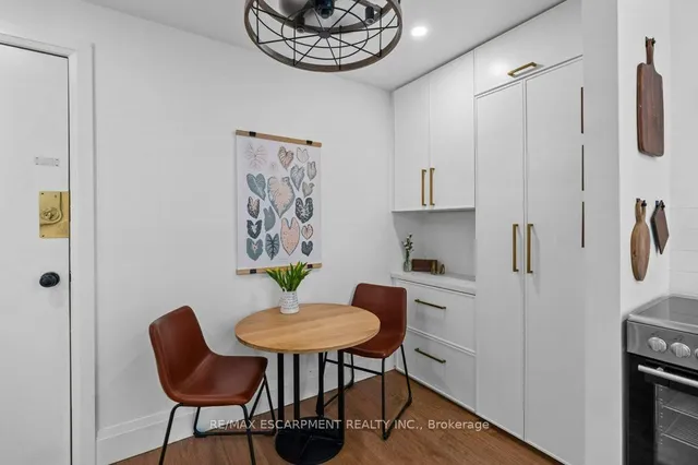 Additional image 17 of 137 Emerald St Unit 5