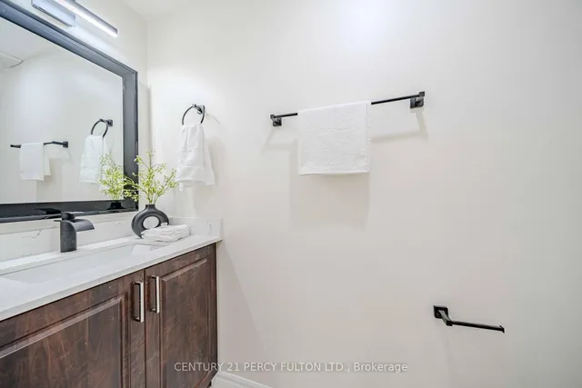 Additional image 16 of 45 Oak Knolls Cres