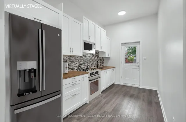 Additional image 2 of 111 WELLINGTON St