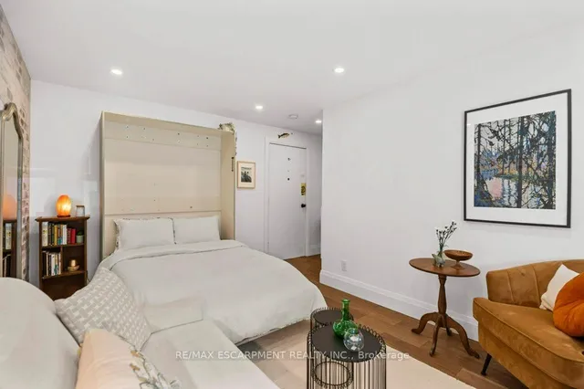 Additional image 9 of 137 Emerald St Unit 5