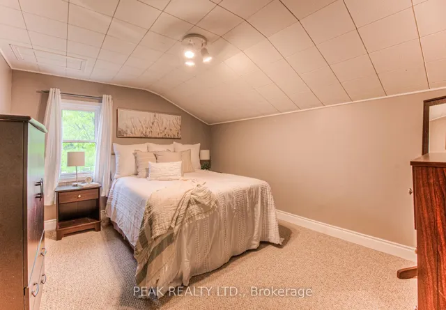 Additional image 34 of 19 Ellis Ave