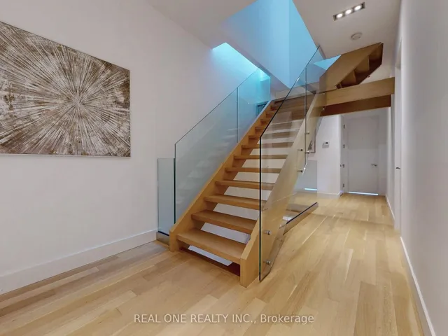 Additional image 15 of 840 Richmond St