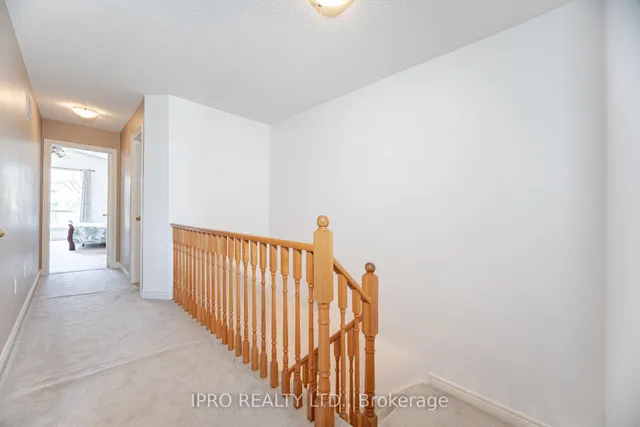 Additional image 23 of 932 Ledbury Cres