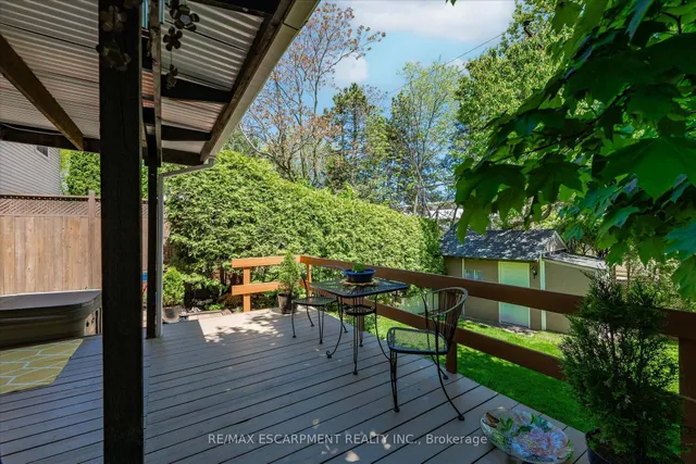 Additional image 36 of 1280 Consort Cres