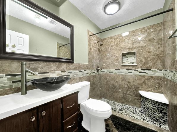 8030 Dodiewood Ln, Houston, TX 77086