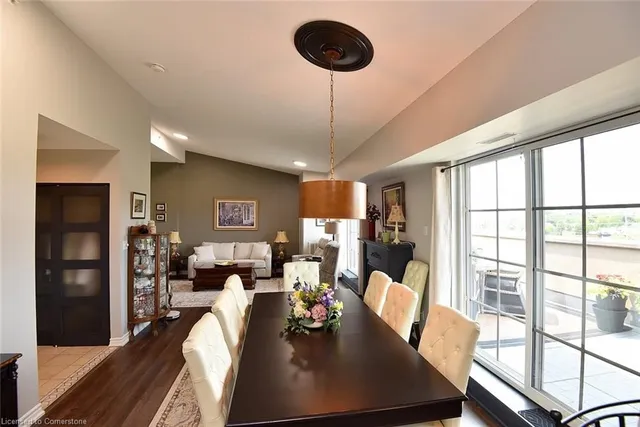 Additional image 17 of 262 Dundas St Unit 406