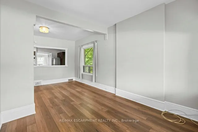 Additional image 8 of 69 Lorne Ave